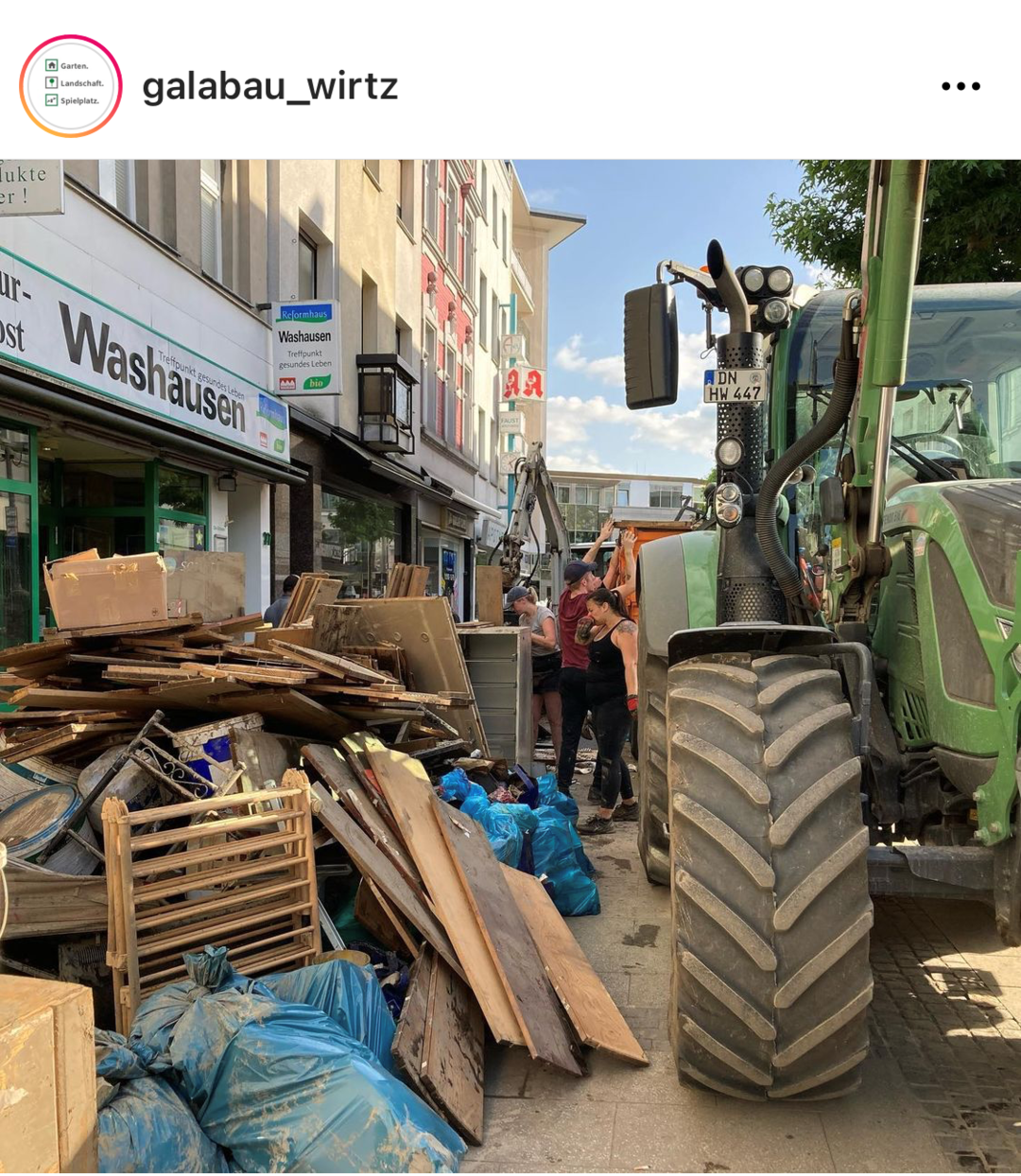   GaLaBau Wirtz aus Linnich hilft in Eschweiler.
