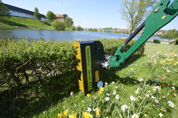 Das neue Messersystem der Rotary-RC-Heckenscheren arbeiten mit sechs berlappenden, freischwingenden Messer pro Rotor. 