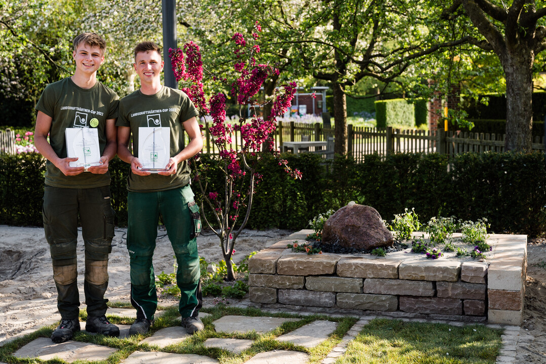 Jano Brüning von Garten- und Landschaftsbau Kreyer GmbH & Co. KG und Tamme Logemann von Ibbeken Garten und Landschaft belegten den ersten Platz.