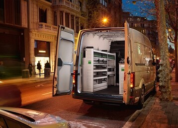 Speziell fr die Internationale Handwerksmesse bietet MAN Truck & Bus den MAN TGE ab sofort mit einer werksseiteigen vario3 Fahrzeugeinrichtung der Firma Bott an.