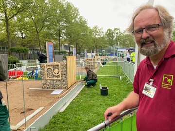 Ludgar Plassmann pfiff den Wettbewerb wegen der widrigen Wetterbedingungen etwas frher an. Der Regen hat die Teams nicht aufgehalten.