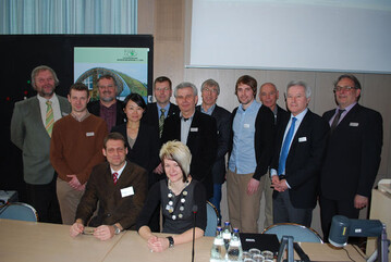 Die Referenten auf einen Blick (v.l.n.r.): 
Prof. Dr. Manfred Khler, Steffen Slama, Prof. Gilbert Lsken, FBB-Prsident Dr. Gunter Mann (sitzend), Teruyo Yamamoto, Dieter Schenk, Vera Enzi (sitzend), Bernd W. Krupka, Peter Werner, Marco Mersmann, Hermann Kiefer, Dr. Dieter Roeske, Thomas Burger (es fehlt: Peter Philippi)
