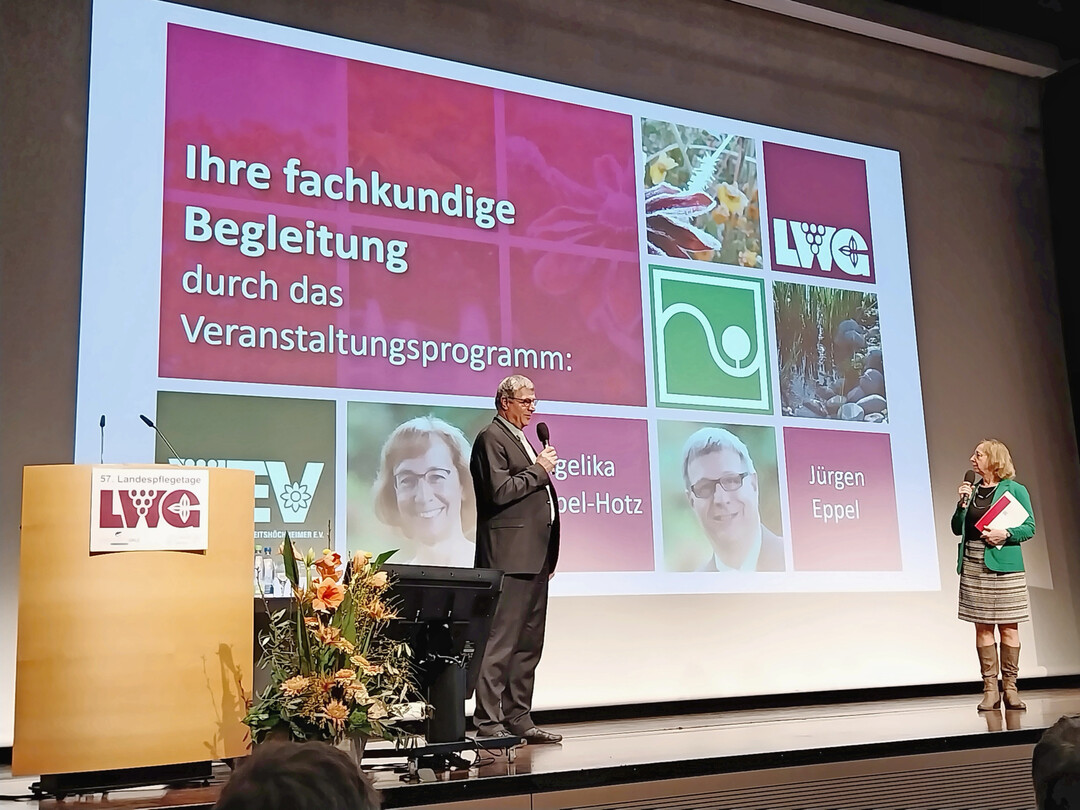 Jrgen Eppel und Angelika Eppel-Hotz fhren durch die Veranstaltung.