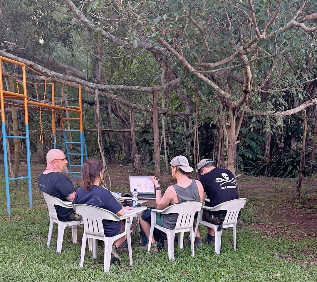 Am Anfang stand die Planung: Die „AG Spielturm“ entwickelt digital das Klettergerüst.