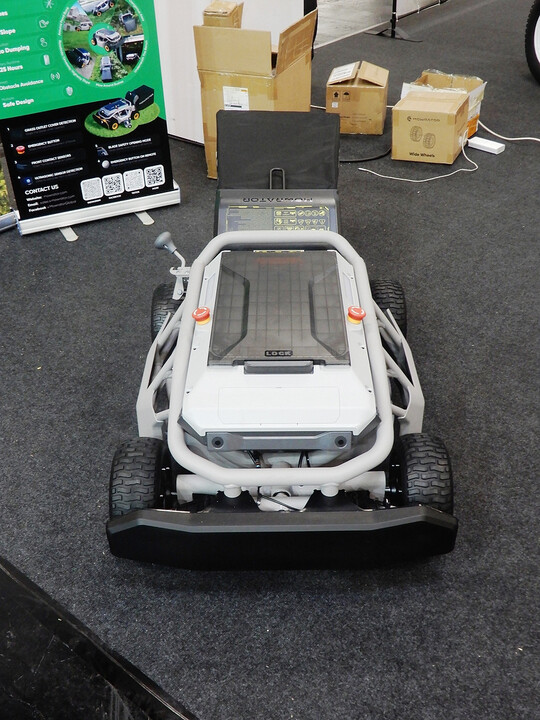 24NH83 Akkumher Mowrator wahlweise ferngesteuert oder autonom