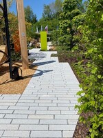 Lediglich zwei Landschaftsbaubetriebe zeigten Flagge. Georg Weißmüller aus Neumarkt/Oberpfalz sprang hier für einewn insolventen Kollegen ein.