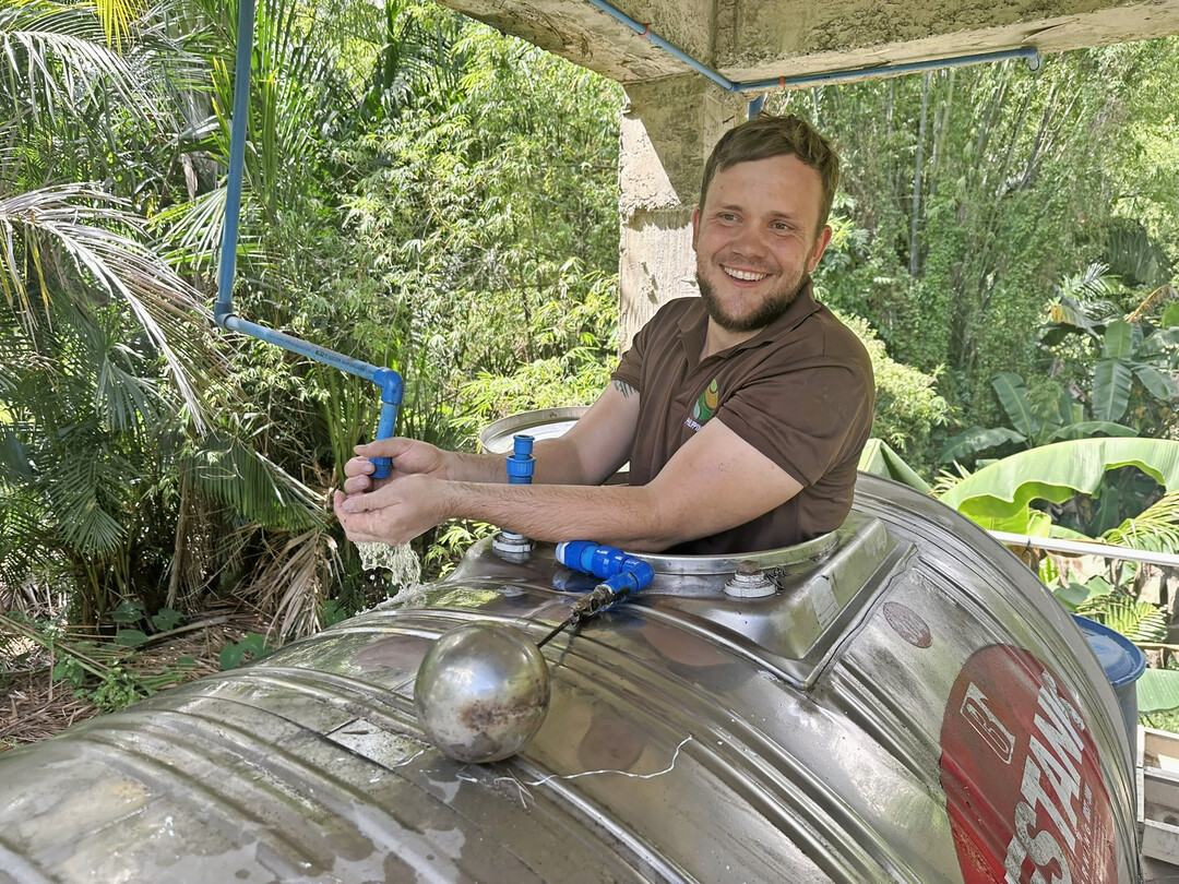 Jeder hatte so sein Projekt: Lukas zum Beispiel kmmerte sich um die Wasserklrung 