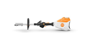 Der STIHL KMA 200 R verbindet zgigen Arbeitsfortschritt mit den Vorzgen der Akku-Technologie. Der leistungsstrkste KombiMotor im STIHL Portfolio berzeugt nicht nur durch sein hohes Drehmoment, sondern kann dank des niedrigen Betriebsgerusches auch in besonders lrmsensiblen Bereichen eingesetzt werden, ohne dabei das Umfeld zu stren.