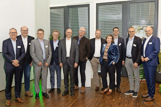 Das neu strukturierte Präsidium des VGL NRW (v.l.n.r.): Martin Losem, Michael Reiffenschneider, Frank Linneweber, Frank Benning, Josef Mennigmann, Hans-Christian Eckhardt, Leif Harzer, Nadja Kreuz, Markus Theß, Thorsten Siller sowie VGL NRW-Geschäftsführer Christoph Lau.