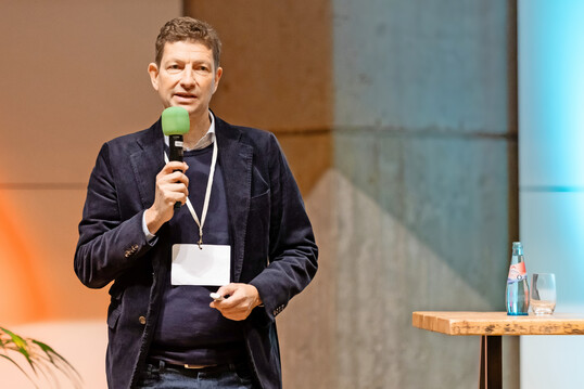 Dr. Peter Mosle