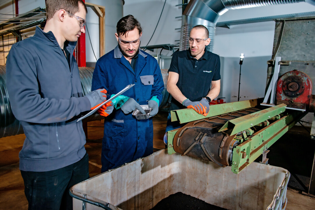 Bei Agrobiogel aus sterreich wird Retentis auf Basis von Lignin hergestellt.