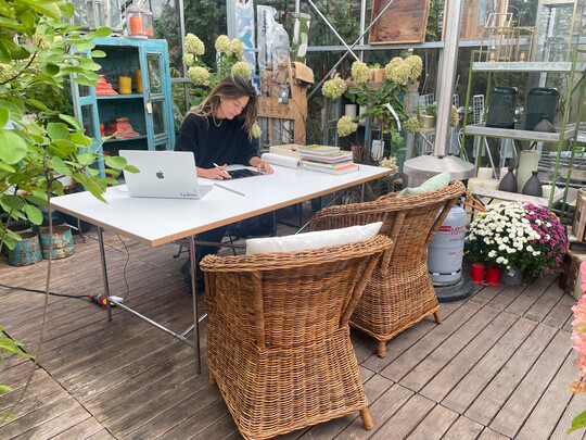 Kati Häussermann arbeitet als Landschaftsarchitektin in Deutschland und der Schweiz. Bei Häussermann plant sie ausgewählte Gärten für Kunden aus dem Gartencenter CampoVerde.
