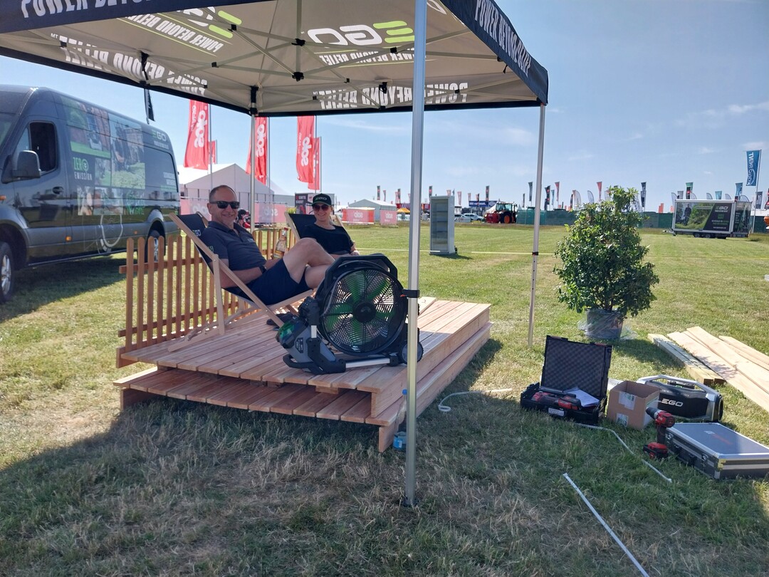 Temporrer Pausenplatz bei EGO - man muss sich eben die Arbeit so angenehm wie mglich machen! 