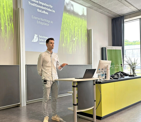 Keine Ahnung vom GaLaBau und trotzdem als 36-Jähriger ein Landschaftsbau-Unternehmen kaufen? Patrick Ruwolt erzählte, wie es dazu kam.