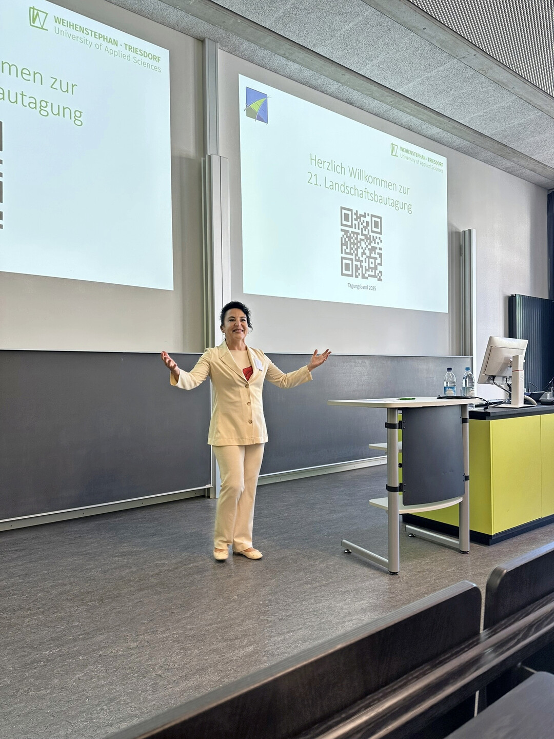 Prof. Dr. Cristina Lenz fhrte wieder gewohnt souvern durch das Programm.