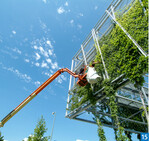Das bodenbürtig begrünte Gebäude der Swiss Re ging später immer wieder durch die Fachpresse.