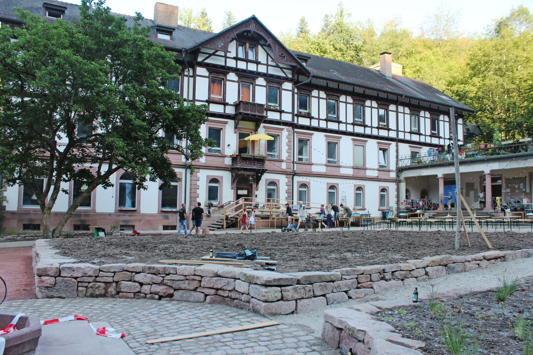 Am 8. August wurde das Gewerk bergeben.