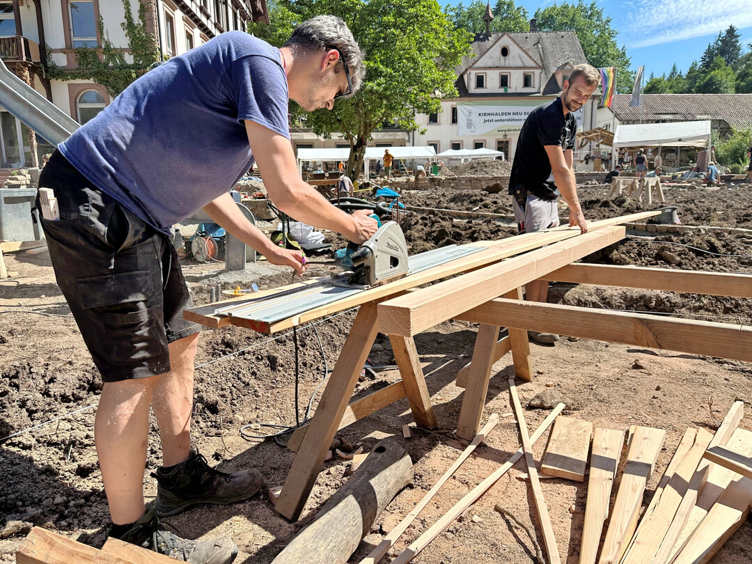 Holztbearbeitung nimmt auf jeder BaseG-Baustelle viel Raum ein.