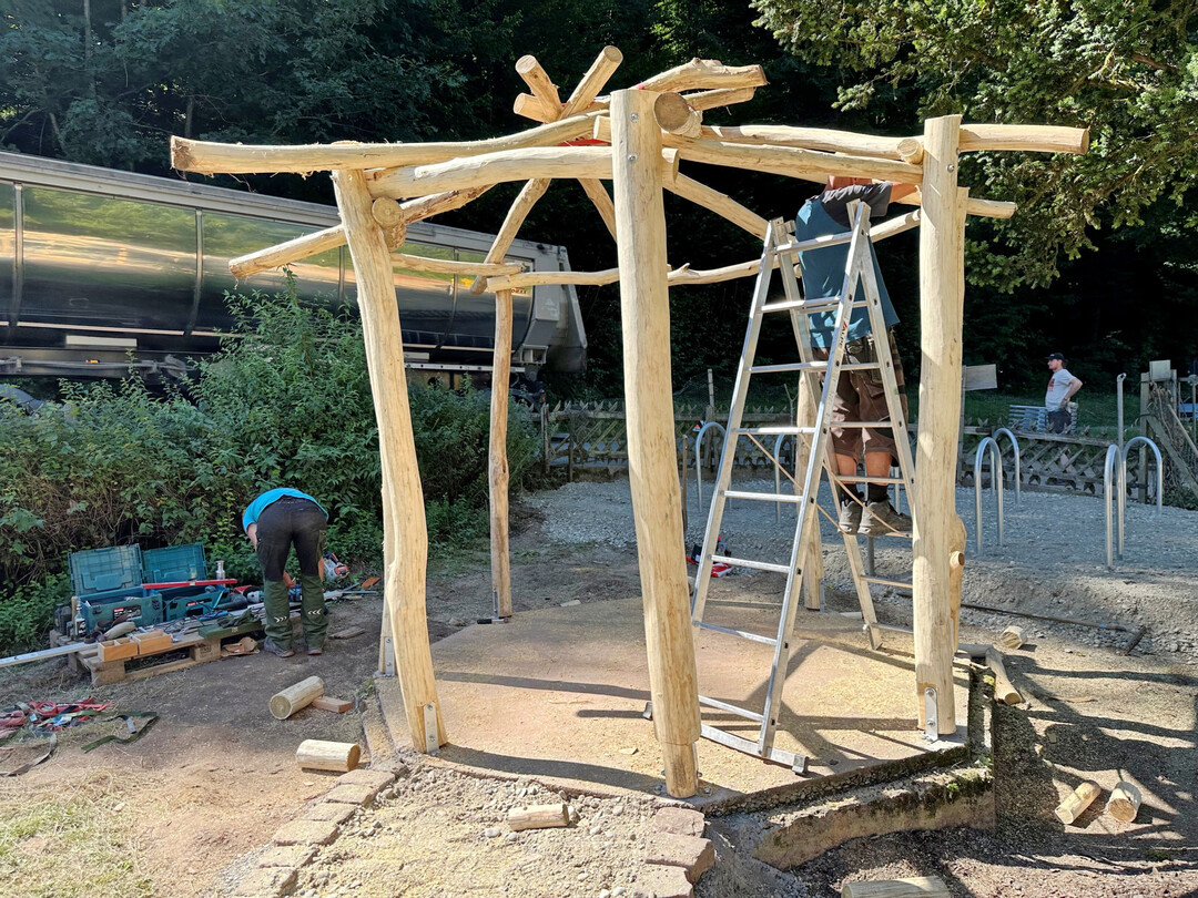 Der Kurpavillon aus Robinienholz gehrt ebenfalls zu den Kernelementen der neuen Anlage.
