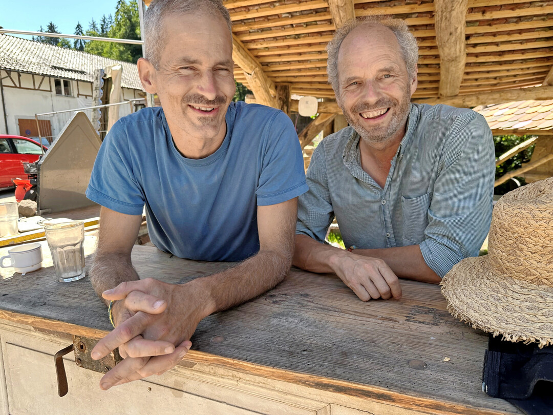 Chris Blanke und Andr Hellberg freuen sich ber den Fortschritt auf der Baustelle.