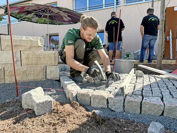 Auch bei Hitze kann Arbeit eine Qual sein, meint die IG BAU und fordert eine Neukonzeption des Schlechtwettergeldes.