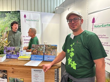 Naturgarten e. V. mit  Reinhard Witt (hinten) und Simon Braschel