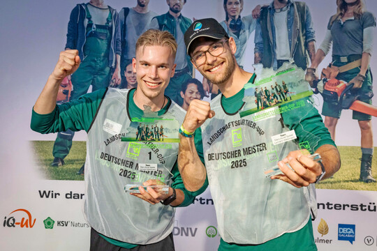 Lennard Weitzmann und Marc-Aurel Spalek aus Sachsen holten sich den Landschaftsgrtner-Cup 2025 im Britzer Garten in Berlin. 