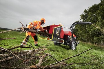 Das Sondermodell TP 165 MOBILE mit PKW-Fahrwerk fr Holzmaterial bis 165 mm .