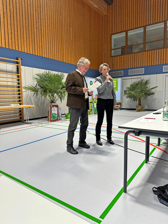 Moderator Johannes Prügl und Organisatorin Ulrike Roth führten durch die Veranstaltung.