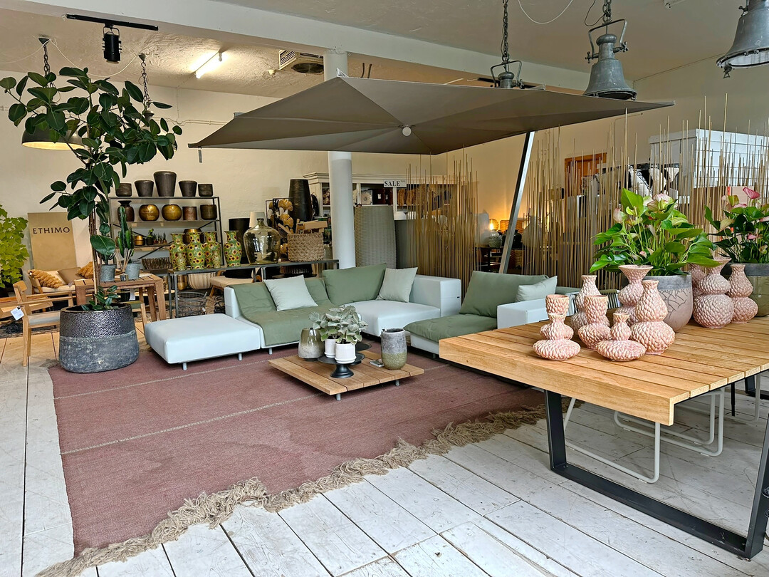 Das gilt auch für die Schauräume und Innendekos.