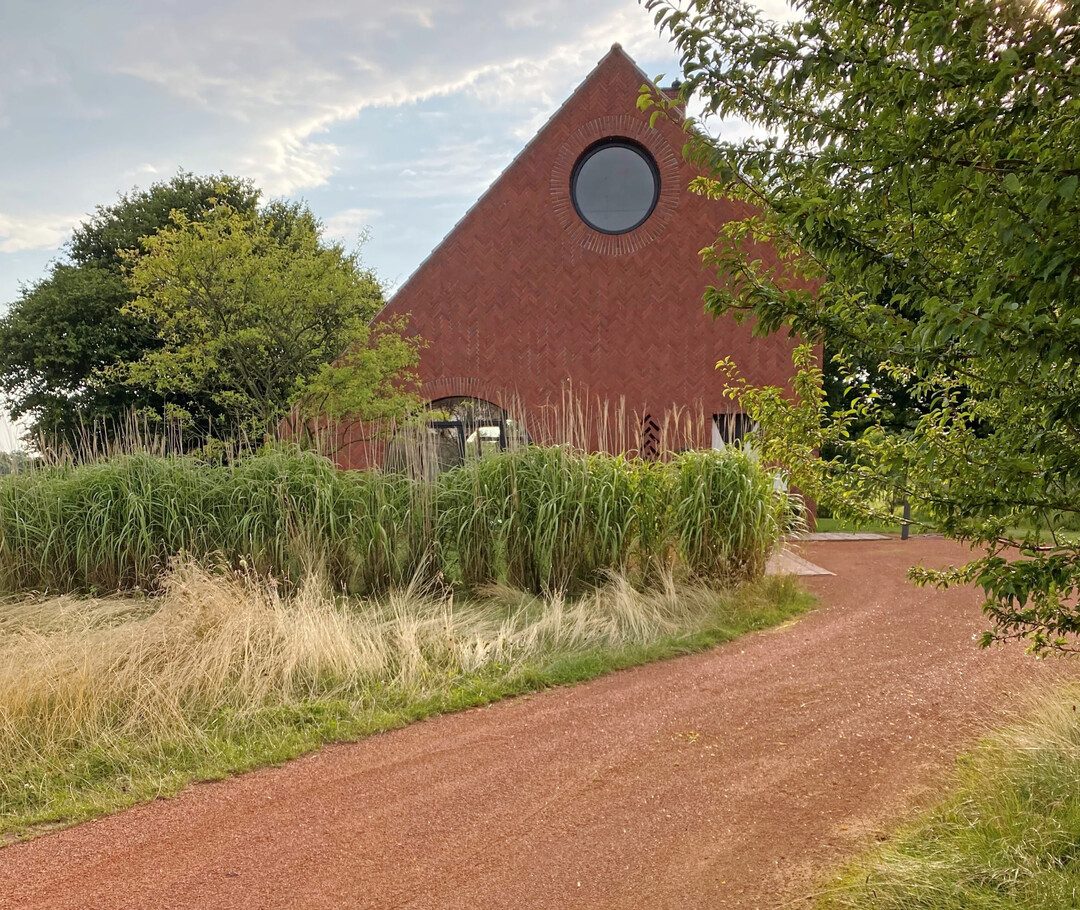 Informelle Gartengestaltung erzielt Wirkung mit wenigen Mitteln  Nachhaltigkeit kann attraktiv sein, verlangt aber oft vernderte Sehgewohnheiten.