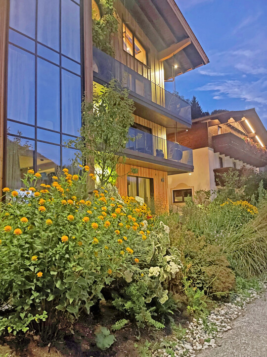 Eine Aufgabe f�r den Klimag�rtner: Gartengestaltung mit heimischen Stauden, die die Artenvielfalt sichern.