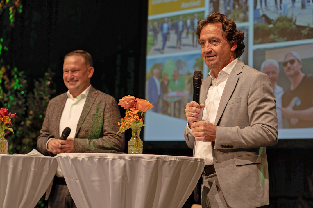 VGL-Vorstandschef Martin Joos (r.) mit seinem Vorg�nger Thomas Heumann