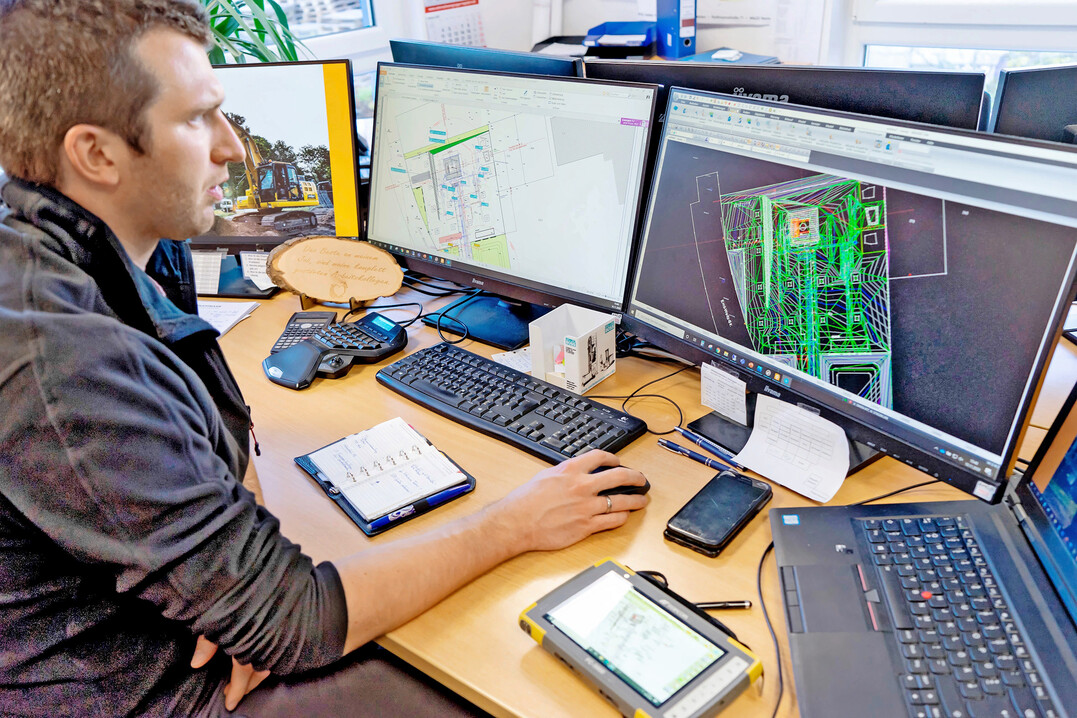 Eine eigene �Digitalabteilung� k�mmert sich um das Aufma� und die Aufarbeitung der Daten f�r die Baustelle.