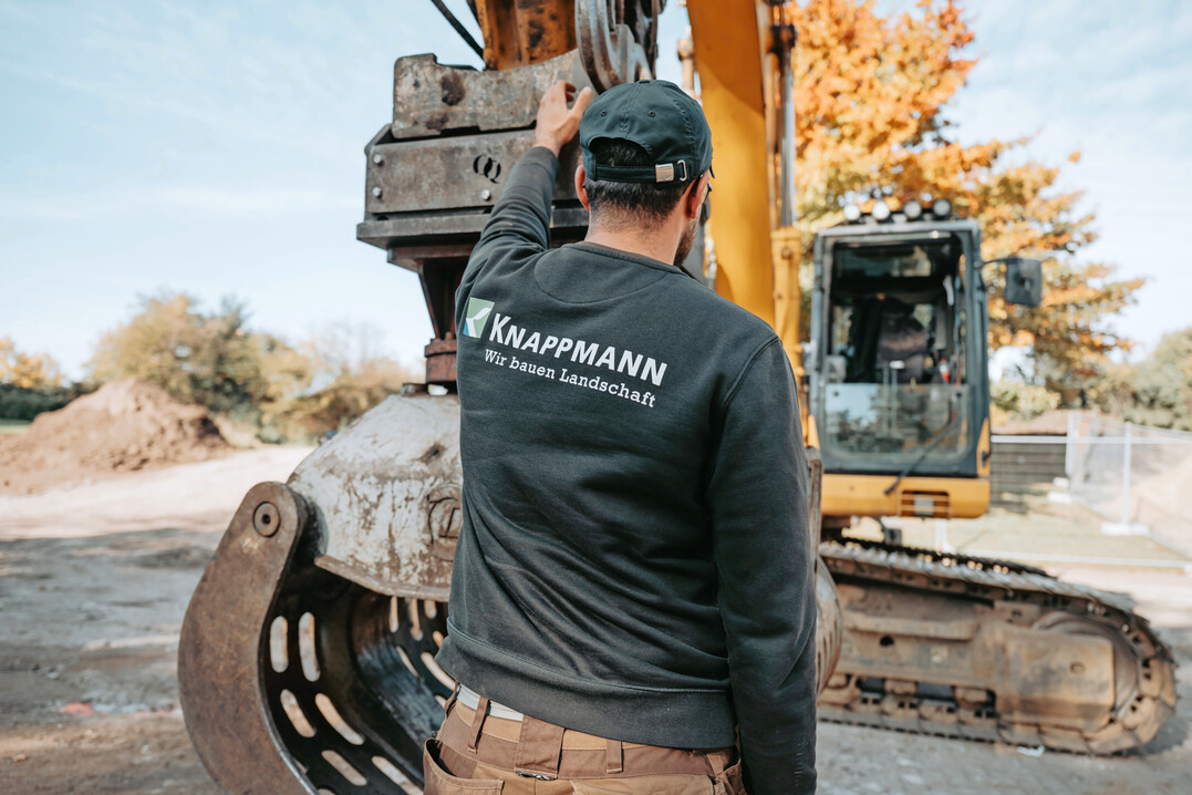 Mitarbeiter bei der Rodung f�r den Gr�nen Ring in Duisburg