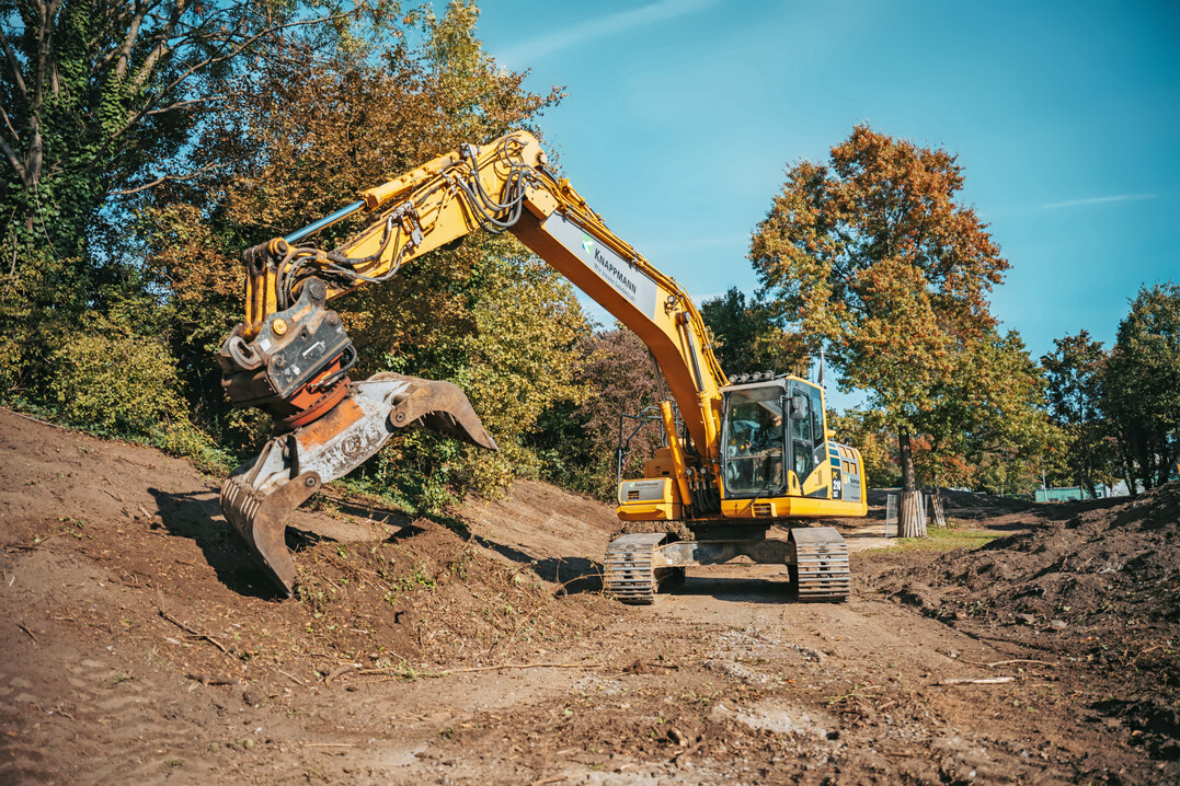 In Duisburg hat das Unternehmen den Gr�nen Ring gebaut � hier Rodungsarbeiten.