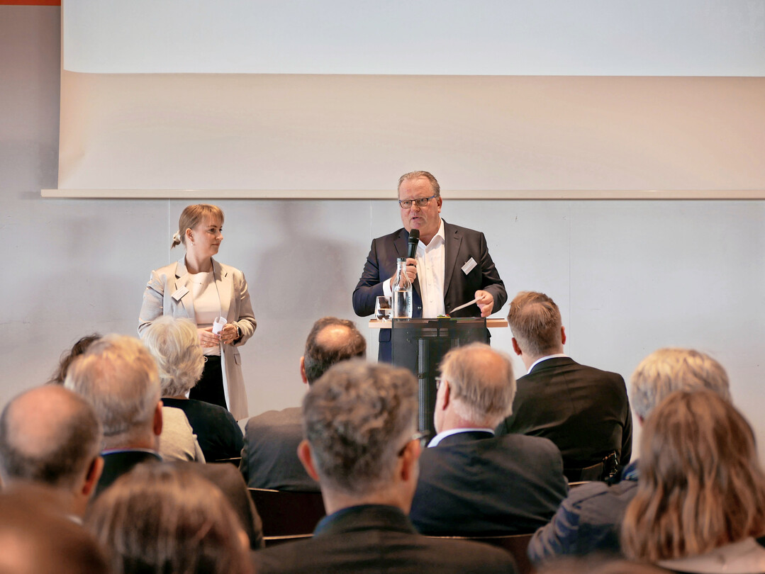 Mit der Knappmann Vortragsreihe 2025 betreibt das Unternehmen Marketing.