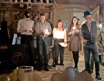 Gesangseinlage auf der Weihnachtsfeier bei Fuchs baut Grten in Lenggries