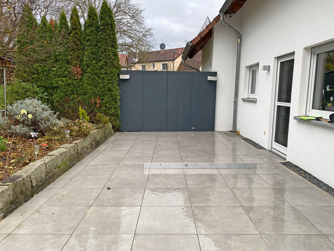 Fachlich top und trotzdem war der Kunde nicht zufrieden. Er hatte schlichtweg v�llig andere Erwartungen an die Ma�haltigkeit einer solchen Terrasse.