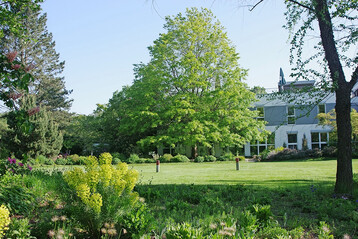 Parkfläche rund um die Bildungsstätte Gartenbau