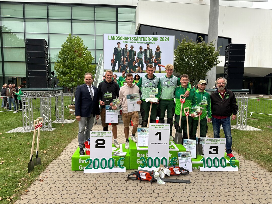 Landschaftsgrtner-Cup: Hhepunkt des Tages - Team Baden-Wrttemberg holt den Cup.<br>