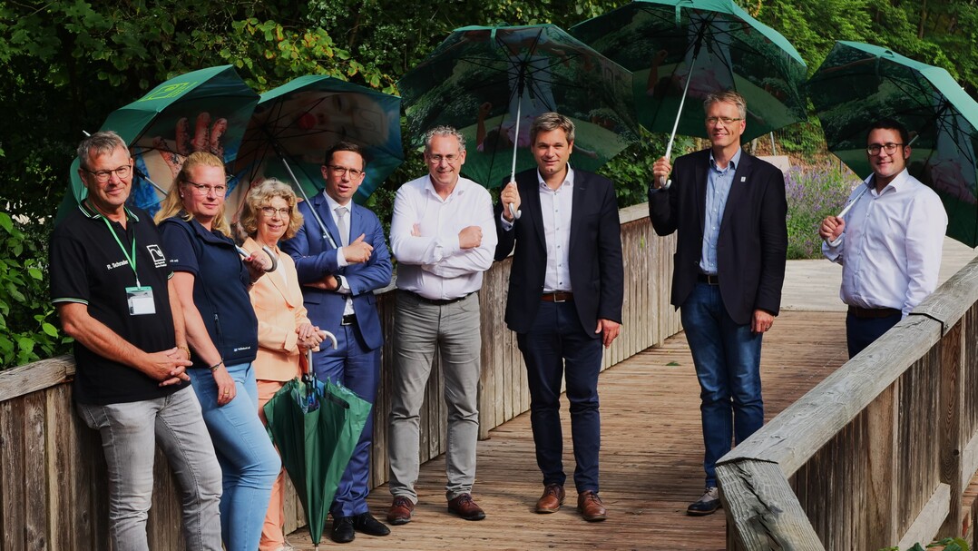 Sommerfest des VGL Niedersachsen-Bremen mit (v. l. n. r.): Dr. Reinhard Schrader, Ursula Hobbie, Franziska Schwarz, Falko Mohrs, Frank Bttcher, Ren Kopka, Harald Kusserow, Sebastian Penno