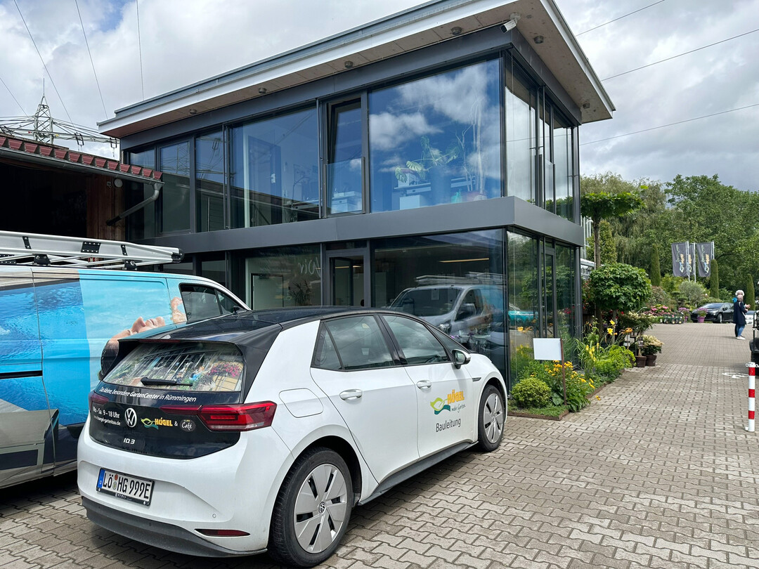 Bei Firmenfahrzeugen, die sich leicht auch privat nutzen lassen, geht das Finanzamt davon aus, dass das auch passiert.