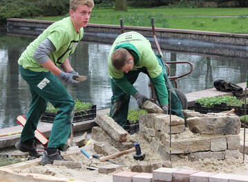 Die Bauaufgabe in der Endrunde des landschaftsgrtnerischen Nachwuchswettbewerbs im Westfalenpark Dortmund forderte die Teams derart, dass am Ende nicht alle Teilnehmer die Arbeiten erfolgreich beenden konnten.