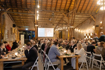 Die Jahresabschlussveranstaltung des VGL NRW fand in diesem Jahr in der Historischen Kornscheune Köln Orr in Pulheim statt. Rund 175 Gäste folgten der Einladung des Verbandes.