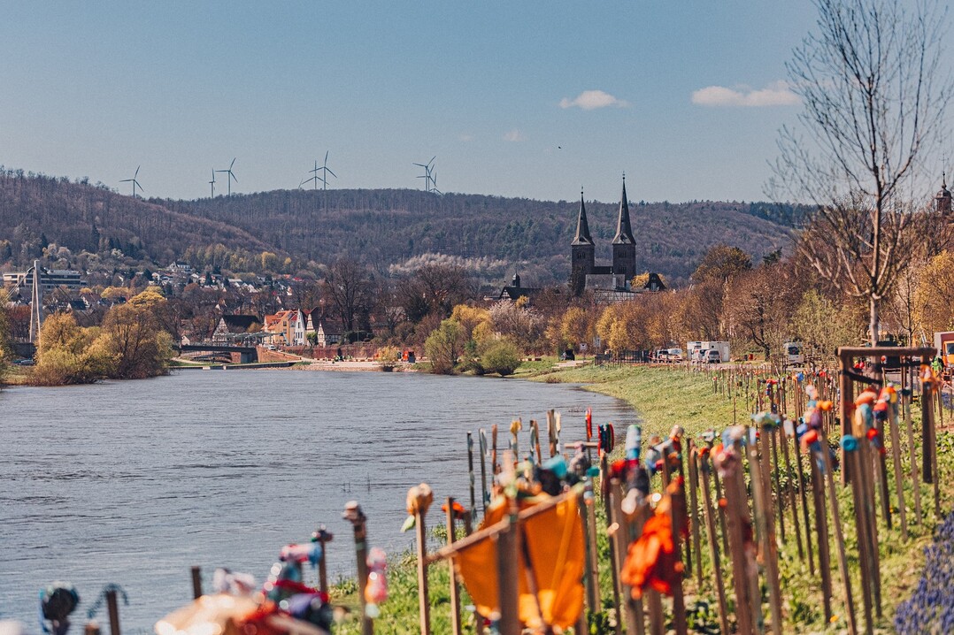 Das Gelnde der Landesgartenschau Hxter erstreckt sich entlang der Weser.