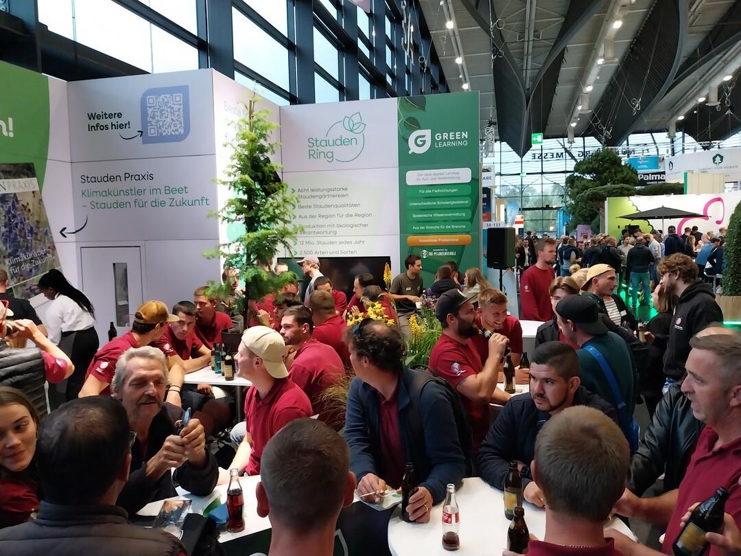 Standparty beim Stauden Ring<br>