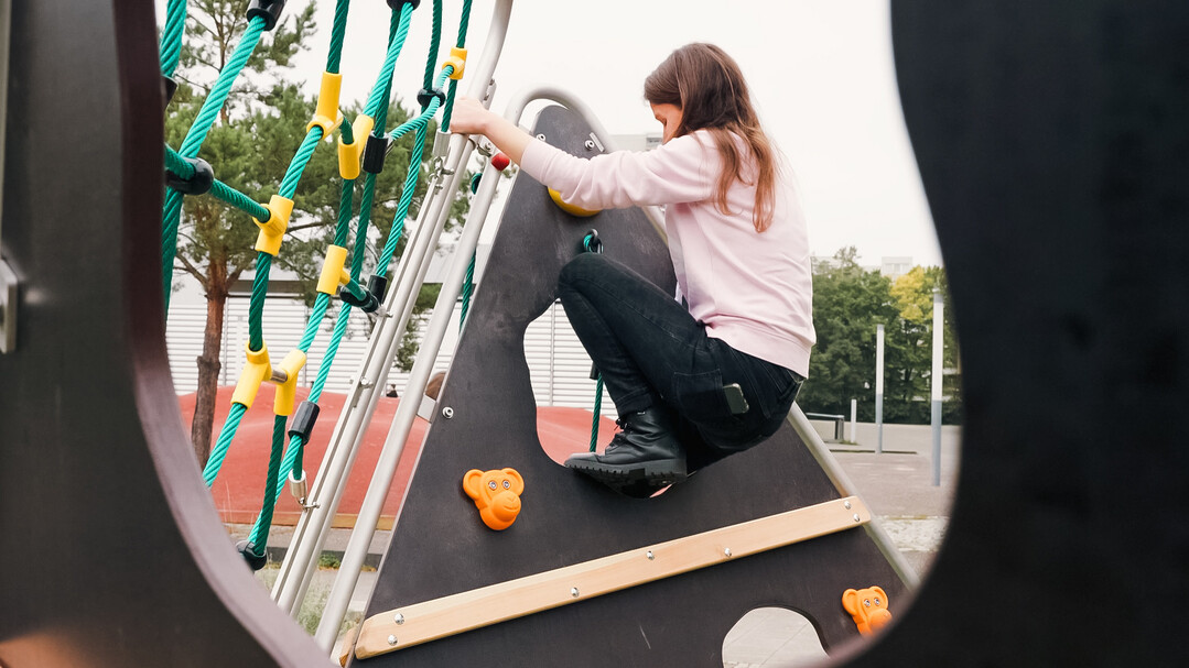 Bewegliches Spielplatzgerte lockten im Auenbereich