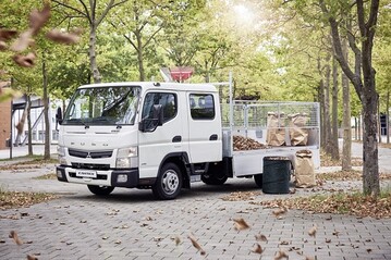 Platz fr alle: Fuso Canter 3C15D mit Doppelkabine fr sechs Personen und einem zulssigen Gesamtgewicht von 3,5 t