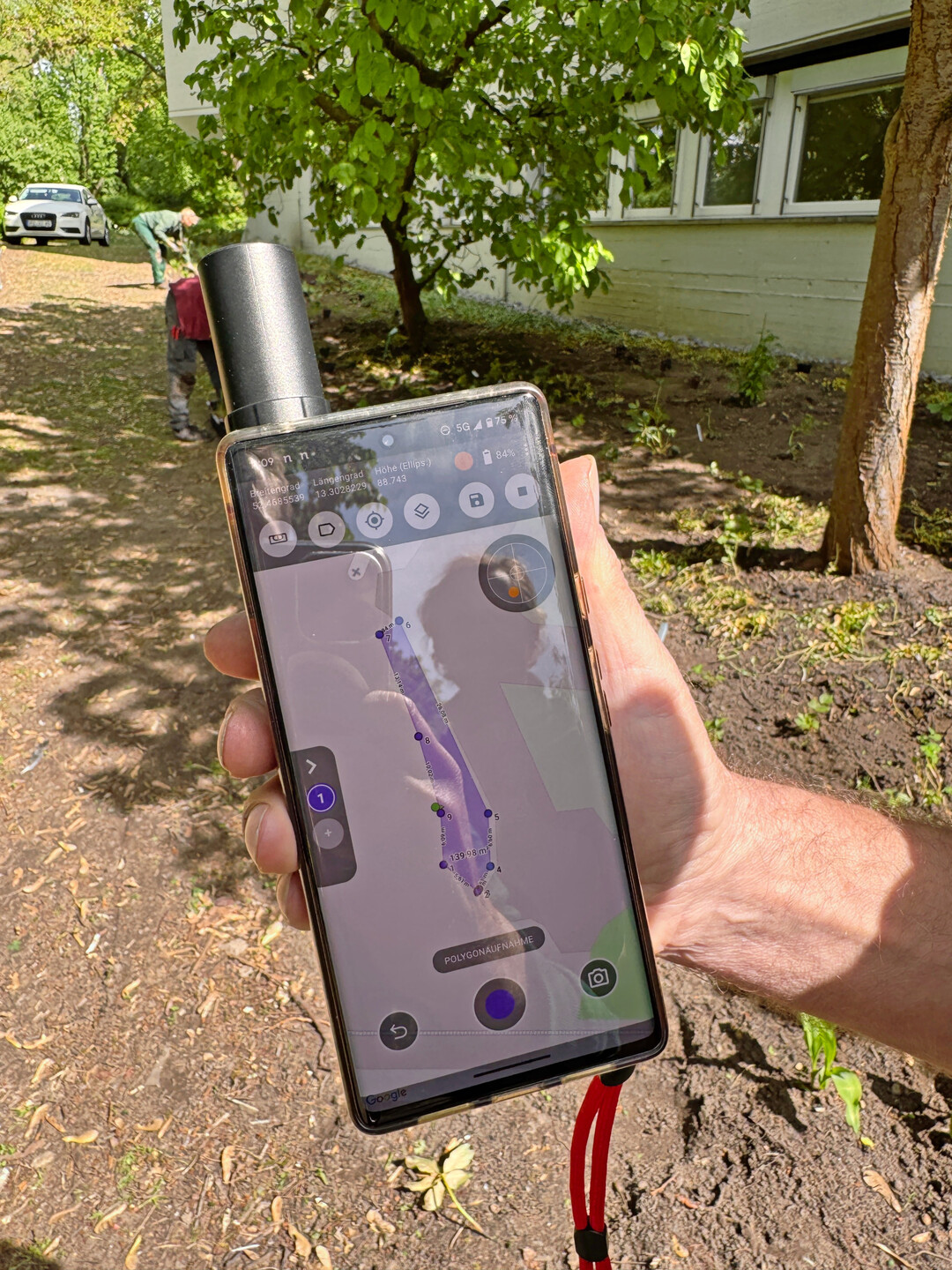 Aufma� einer Pflanzfl�che bei Joschi